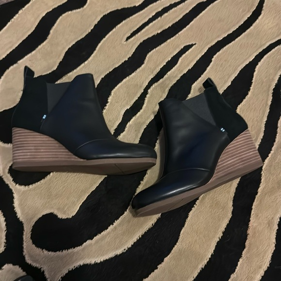 Toms Shoes - Toms Wedge Booties